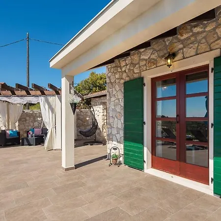Villa Ctro166 With Private Pool